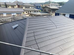三郷町　スレート屋根がボロボロに捲れて苔が発生してたのでカバー工法でやり替えます