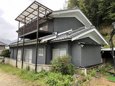 生駒市外壁塗装.サッシ周りのひび割れコーキング軒天井塗装工事
