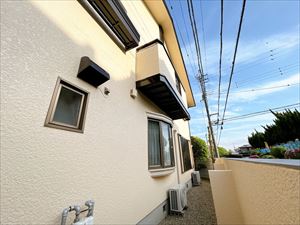 奈良市にて外壁塗装吹き付けタイルひび割れ！ローラー仕上げ！