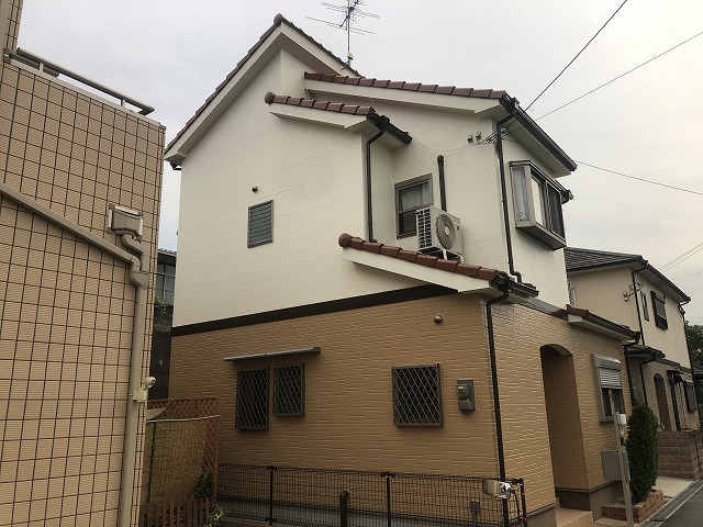 大和高田市にて築年数25年以上の外壁塗装の屋根塗装・施工事例！