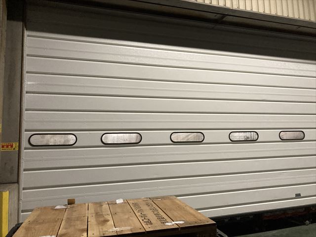 香芝市にて工場のシャッター塗装！錆にお悩みの工場様は向け！錆止め塗装！