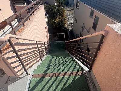 奈良市にて店舗の経年劣化の鉄骨階段の錆についてお困りの方へ！現場ブログ！