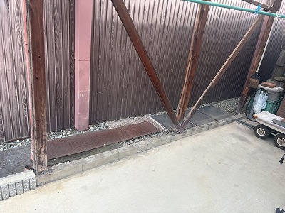 三宅町にて築４０年以上のカーポートの柱の浮き！強度低下！弊社の提案内容は？