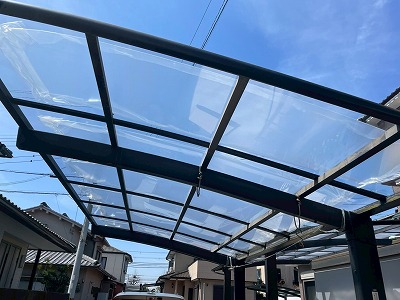 大和高田市にて割れたカーポート屋根パネル交換工事！施工事例
