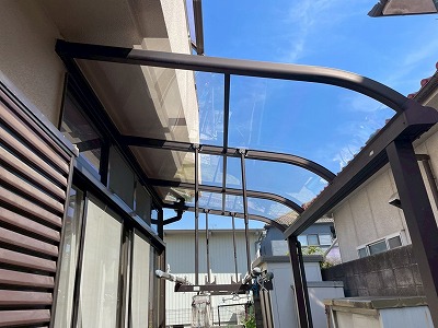 御所市にてテラス屋根のパネル交換工事！割れる前に交換必須！