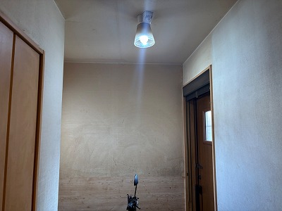 橿原市にてクロスのシミにお困りの方は！弊社が解決します！