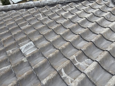奈良市にて瓦の割れ！雨漏りの危険性！長期的の提案内容！葺き替え工事！