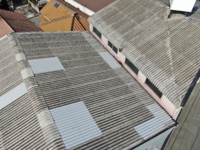 奈良市の築50年倉庫の屋根穴あき！カバー工法の提案！屋根の割れの危険性！