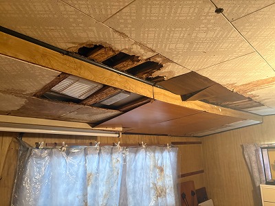 大淀町にて築80年の和風住宅の雨漏り天井落下の危険性！提案内容
