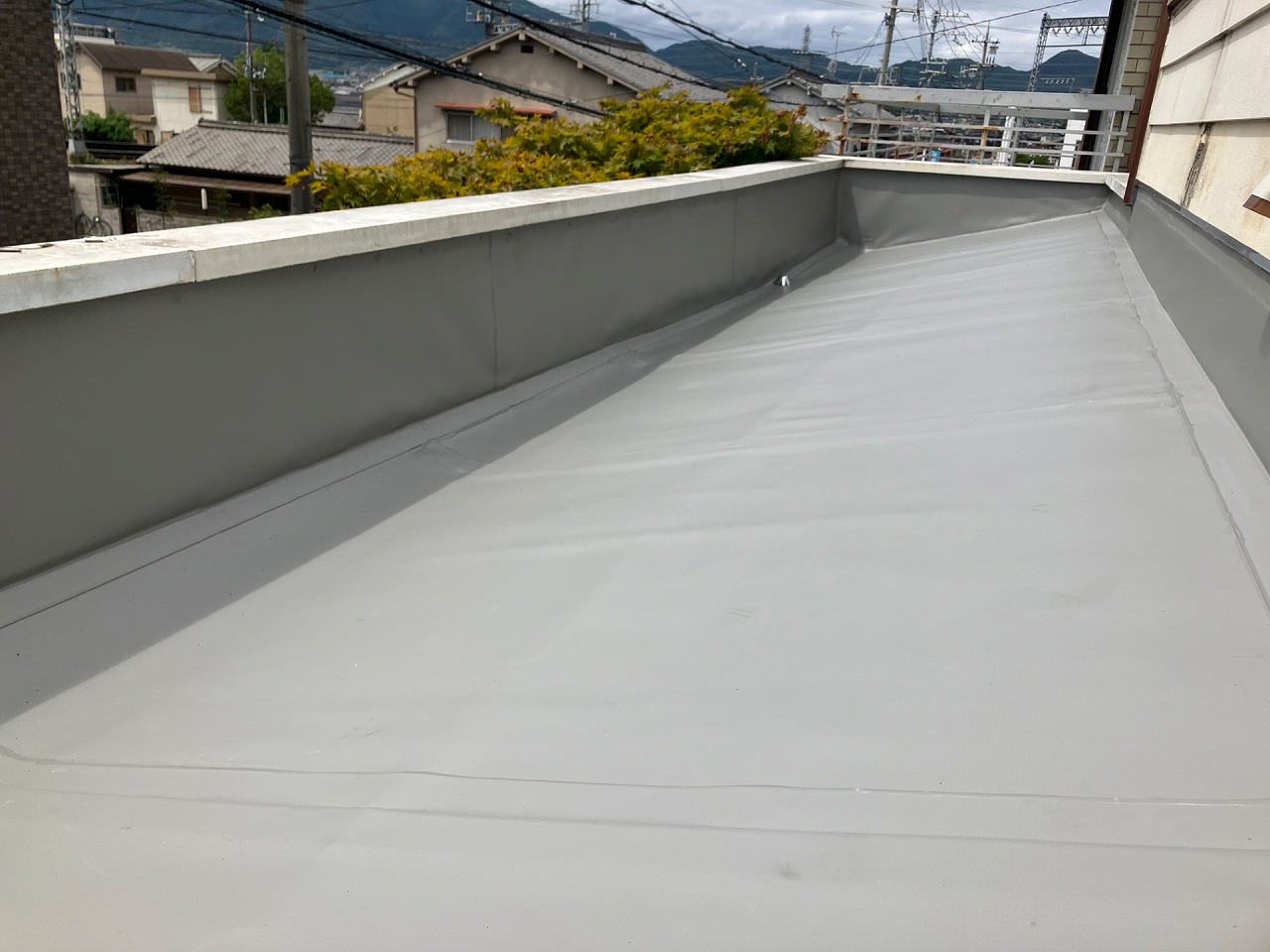 奈良市にて雨漏り発生！下屋シート防水工事！施工事例文！