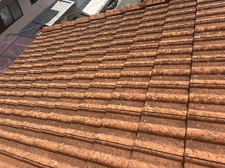大和郡山市にて瓦屋根のモ二エル瓦の屋根塗装について！耐久性40年！？